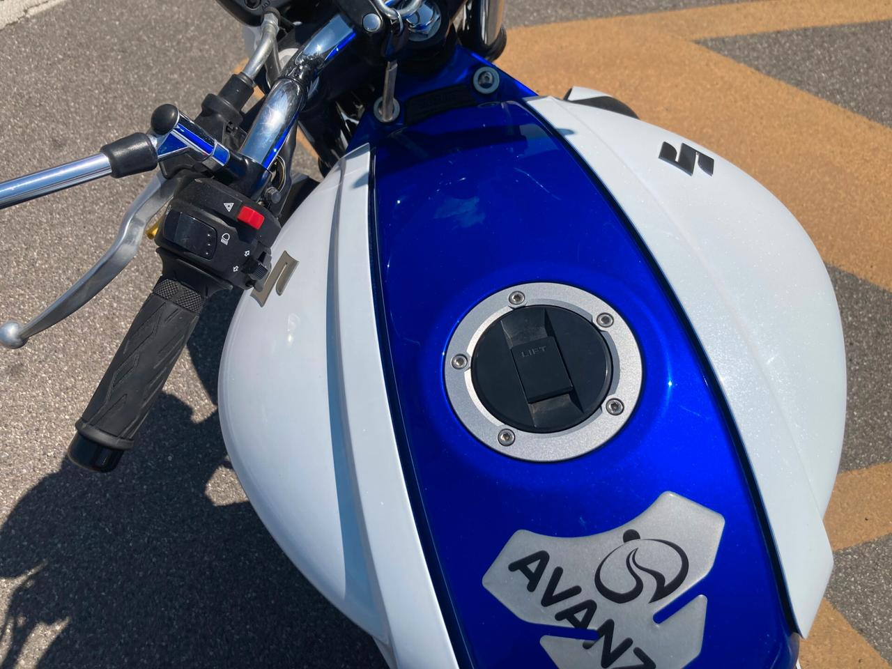 Suzuki Gladius sport