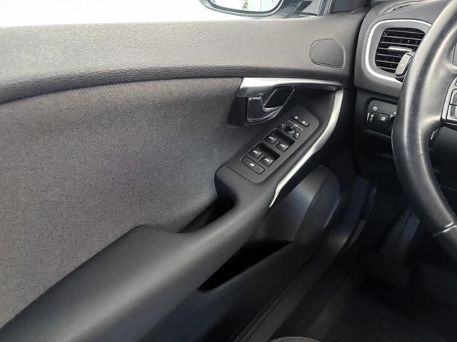 VOLVO V40 Cross Country D2 1.6 Summum