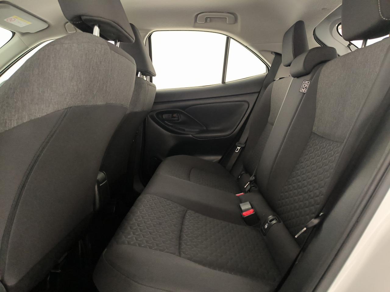 Toyota yaris cross 1.5h active fwd 116cv e-cvt