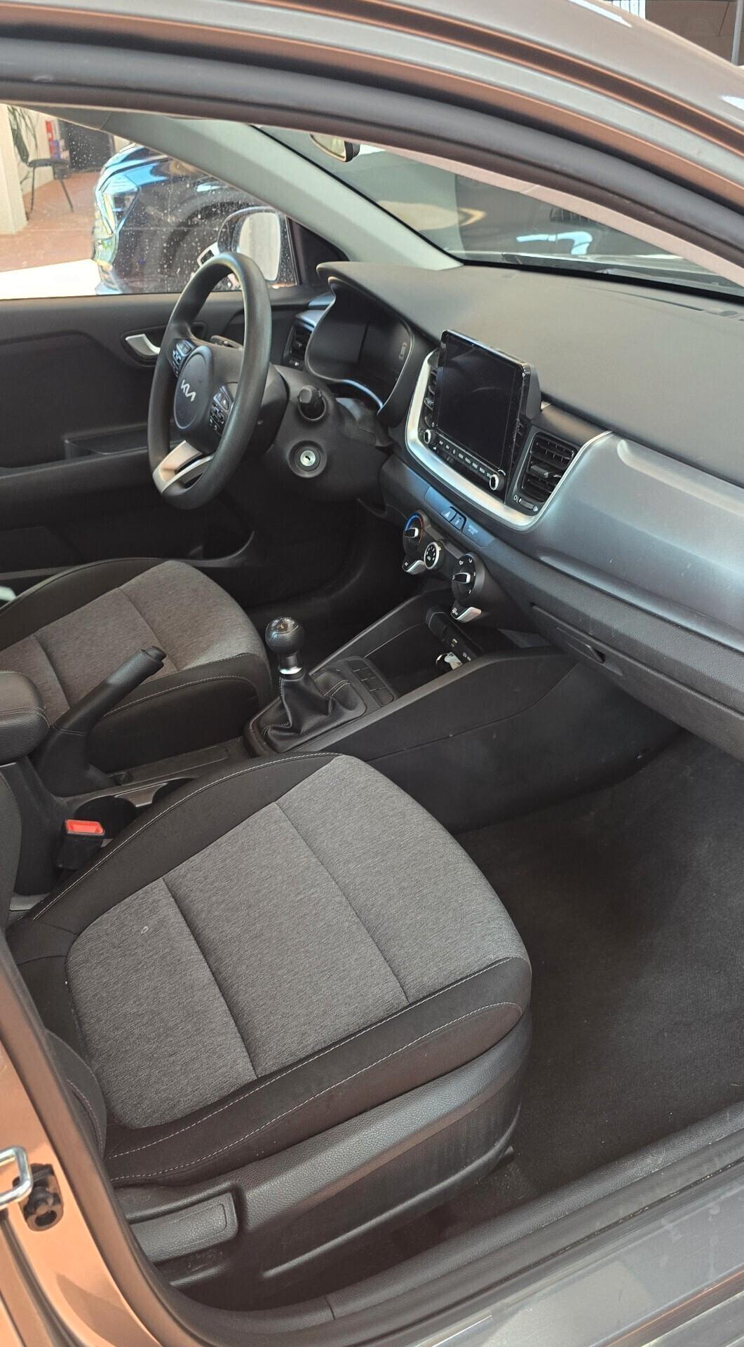 Kia Stonic 1.2 Urban DPI 80 CV (59 kW) - Il Urban Crossover Compatto e Affidabile