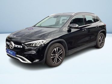 Mercedes GLA 180 180 D Progressive Advanced 8G-DCT