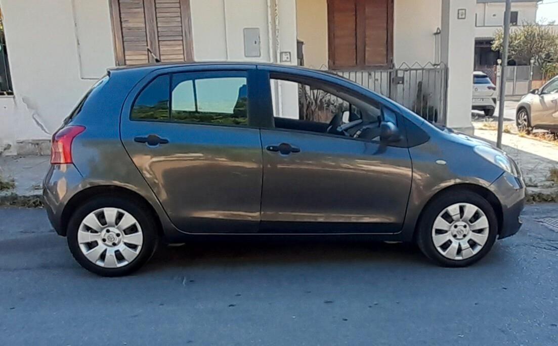 Toyota Yaris benzina x neo patentati