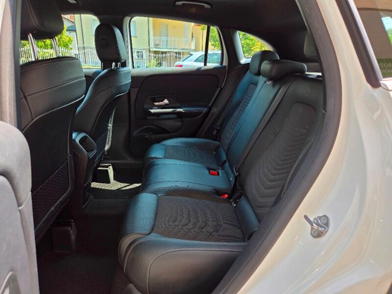 MERCEDES GLA (H247) GLA 250 e hybrid E...