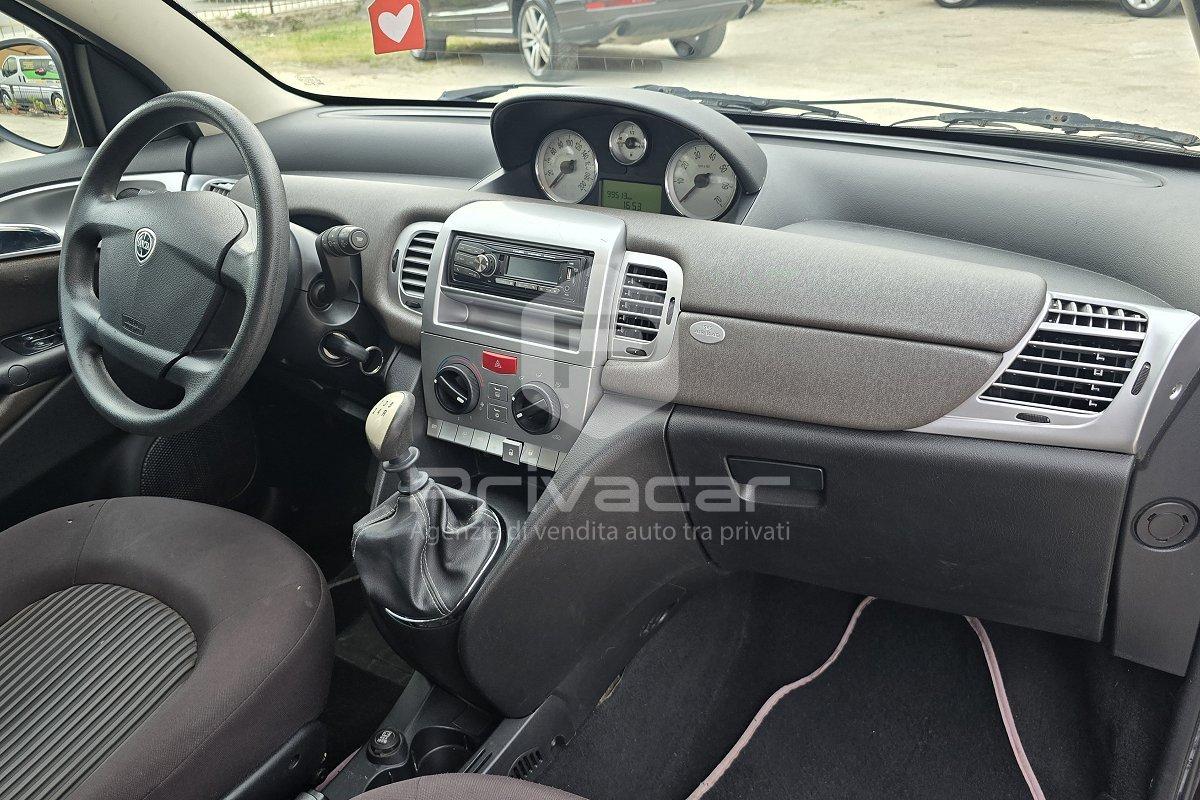 LANCIA Ypsilon 1.2 Oro