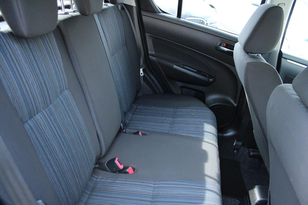 Suzuki Swift 1.3 DDiS 5 porte B-Cool Bi-Color