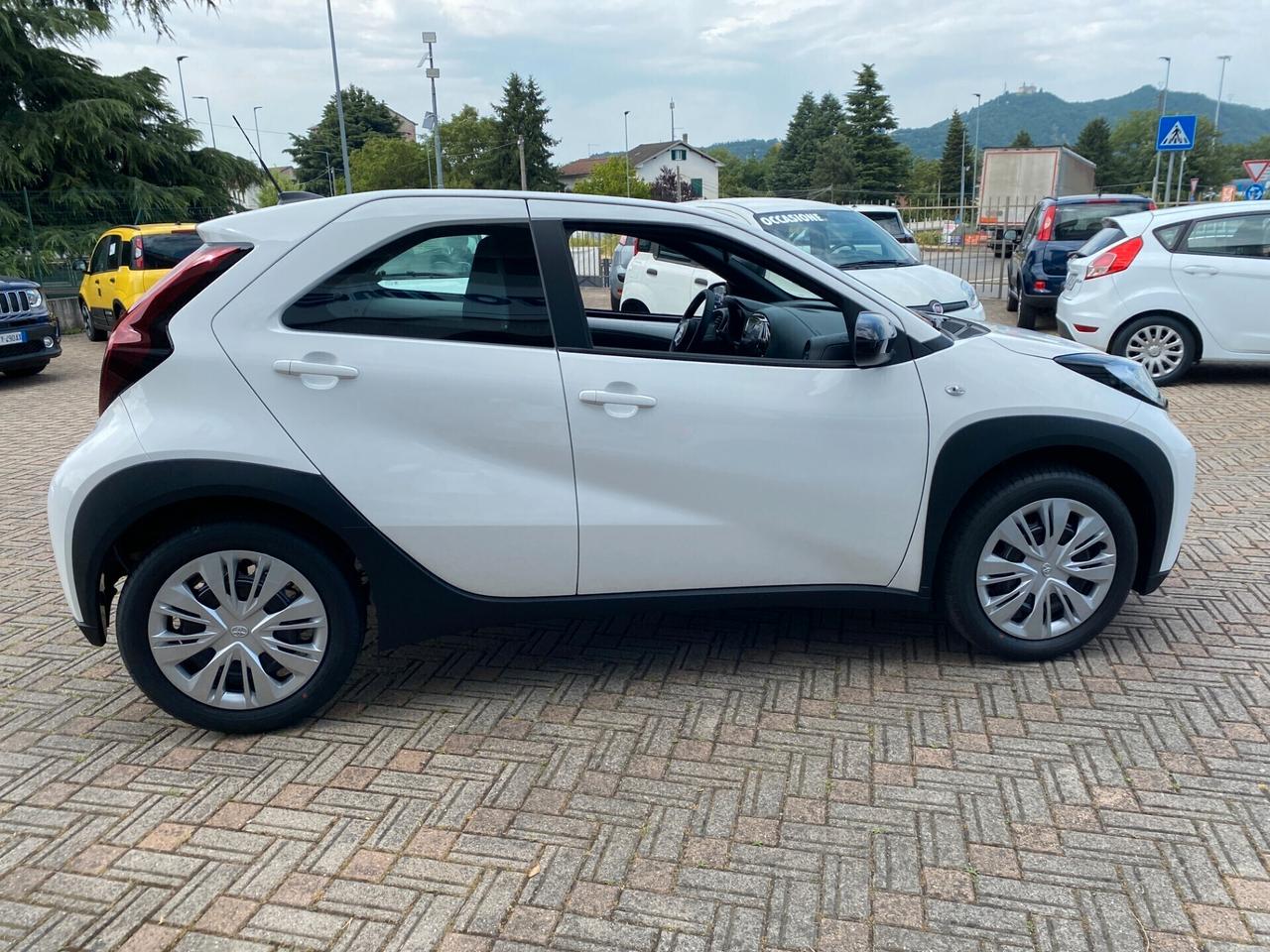 Toyota Aygo X 1.0 VVT-i 72 CV 5 porte Active garanzia 15 anni