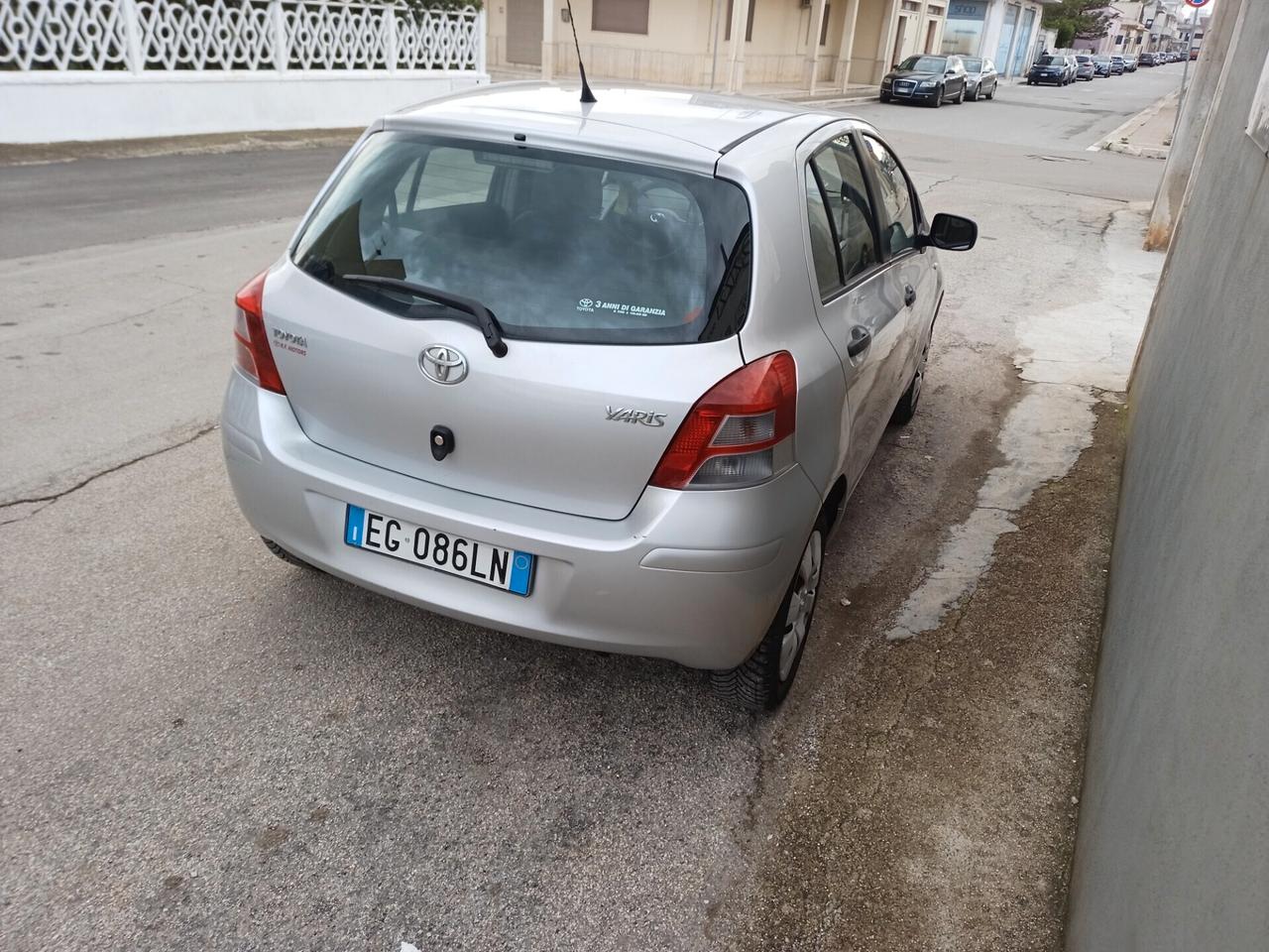 Toyota Yaris 1.0 5 porte Now