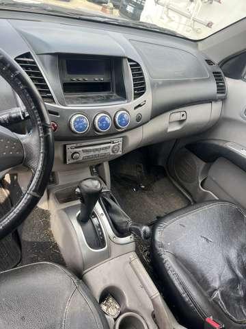 Mitsubishi L200 d.cab 2.5 di-d Intense