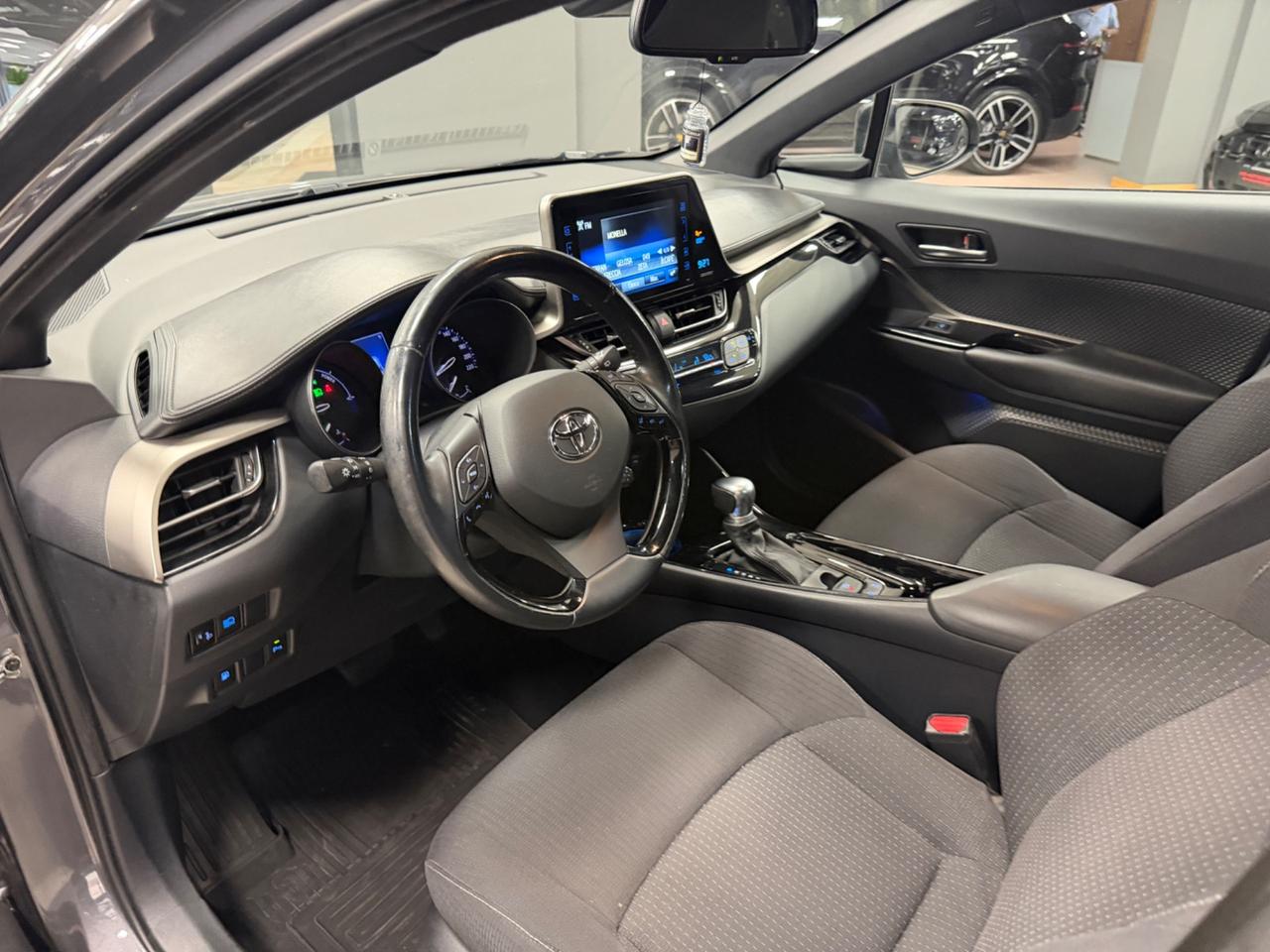 Toyota C-HR 1.8 Hybrid E-CVT Trend