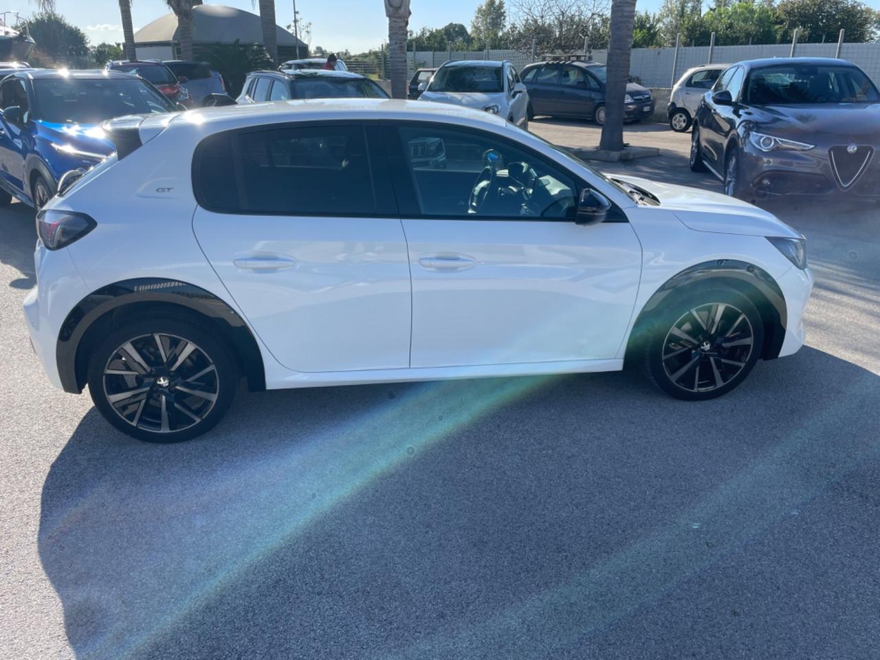 Peugeot 208 GT fulll a*f*f*a*r*e