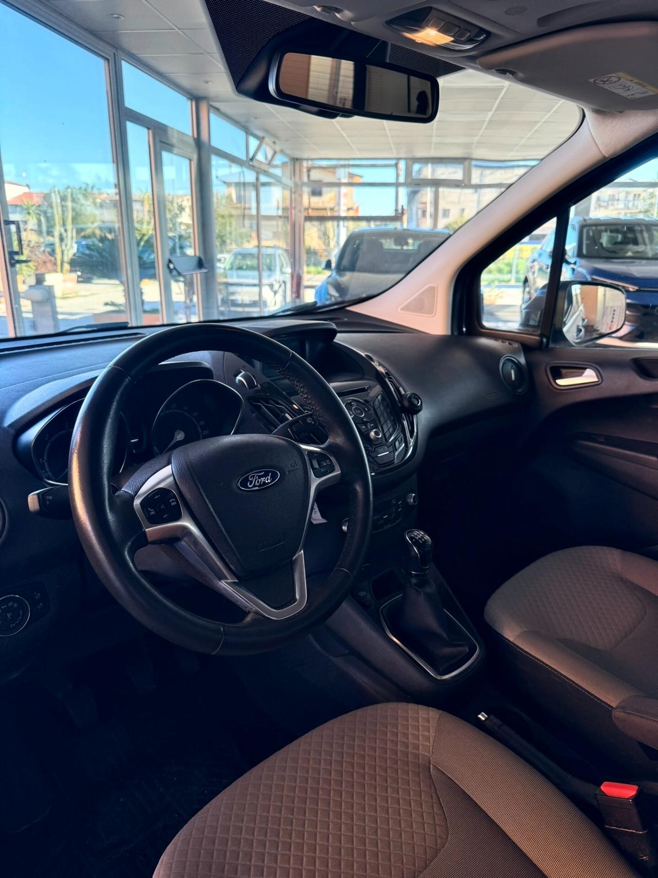 Ford Tourneo Courier 1.5 TDCI 75 CV Titanium