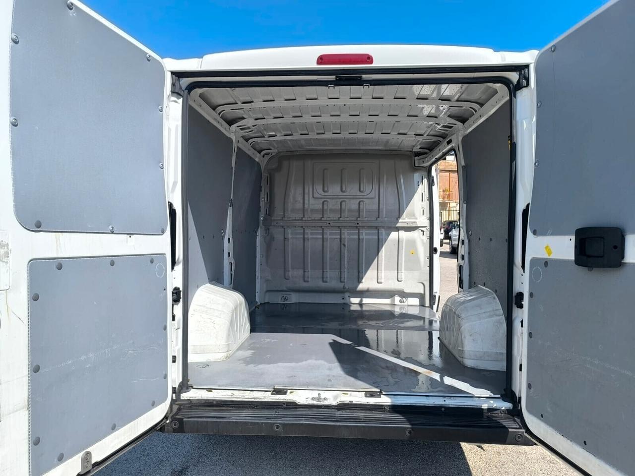 Peugeot Boxer L1 H1 2.2 BlueHDi 140CV 2020 CON IVA