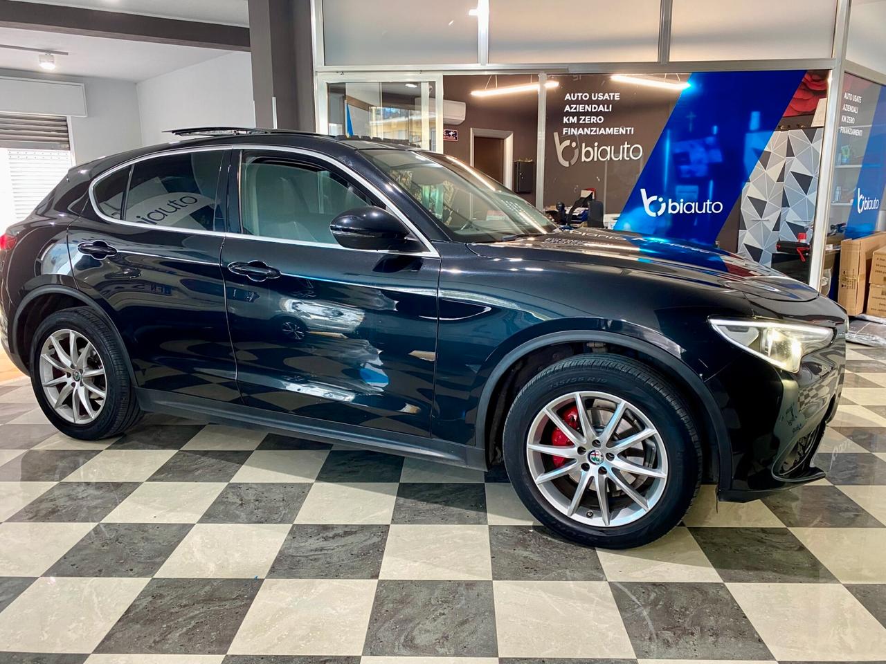 Alfa Romeo Stelvio 2.2 Turbodiesel 210 CV AT8 Q4 Executive Tetto apr.-2017