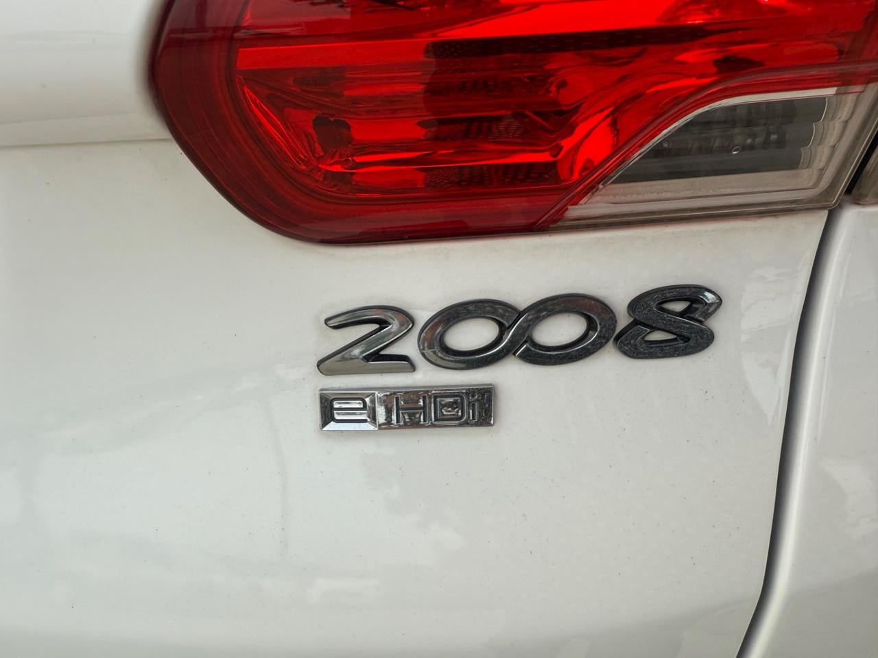 Peugeot 2008 BlueHDi 100 S&S Allure