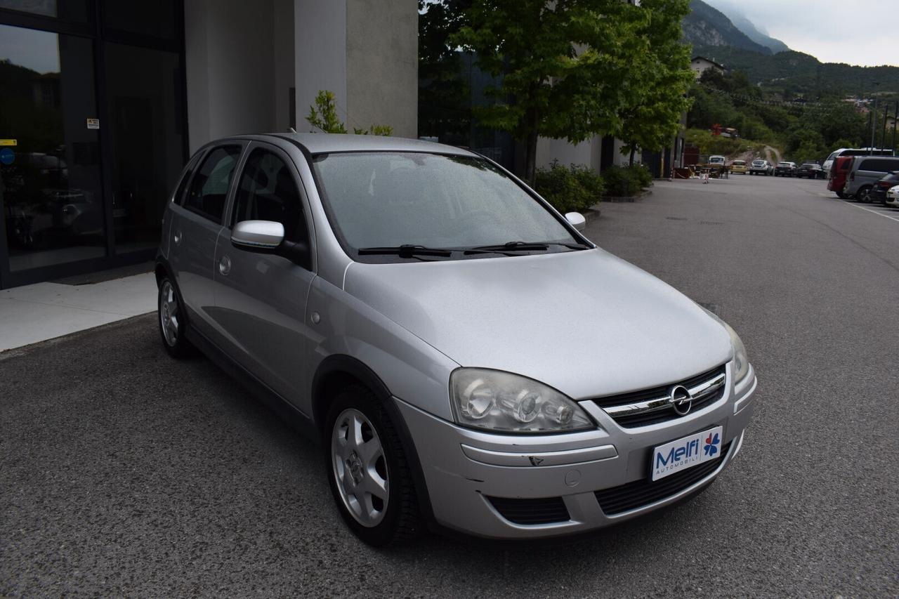 Opel Corsa 1.2 80cv 5p Silver Line