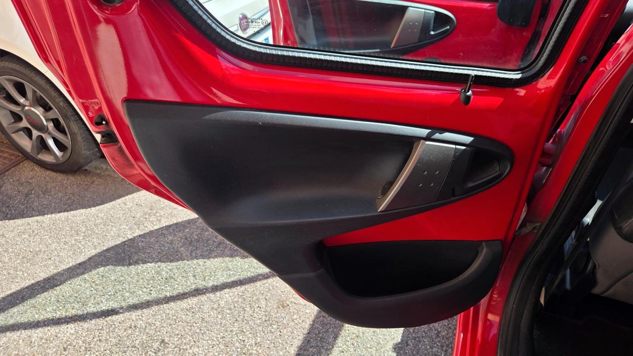 Toyota Aygo 1.0 12V VVT-i 5 porte Lounge Connect