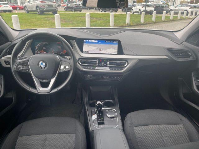 BMW 118 d 5p. Advantage