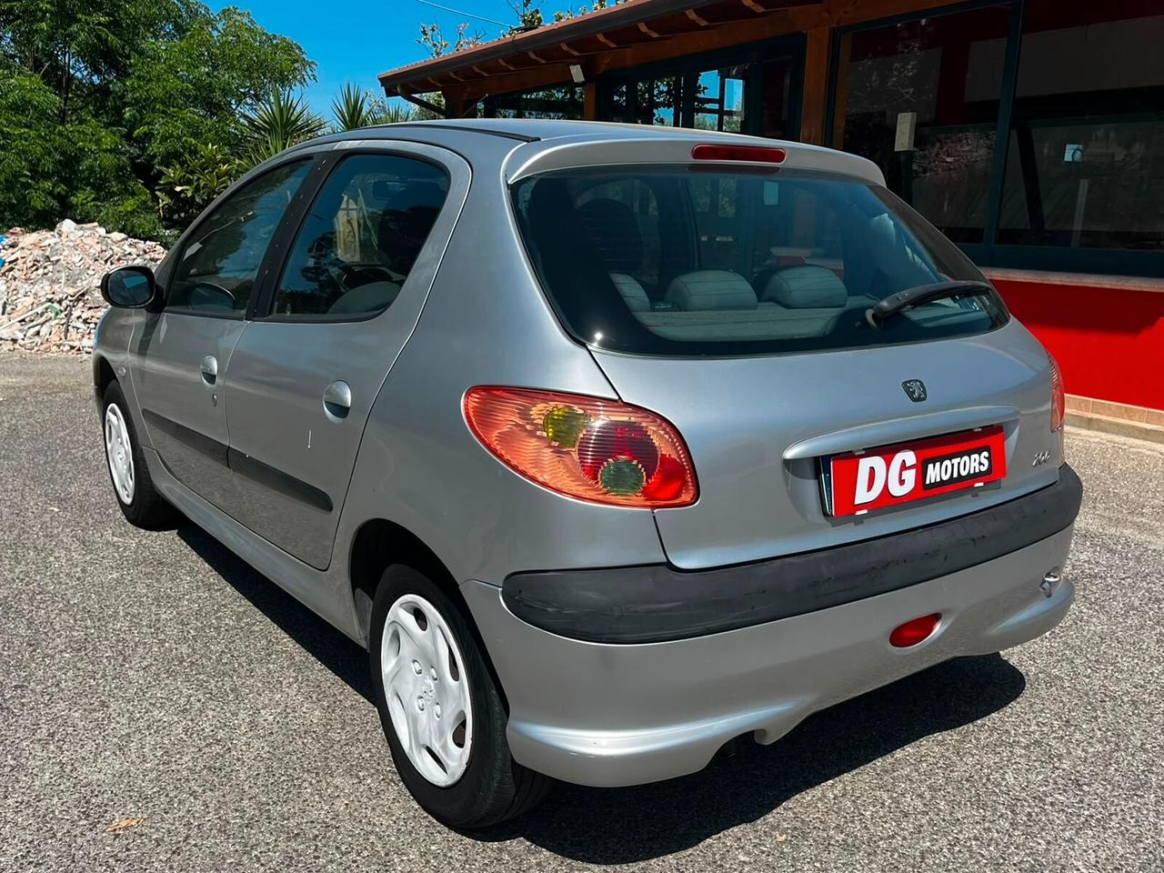 Peugeot 206 1.1 5p. XT