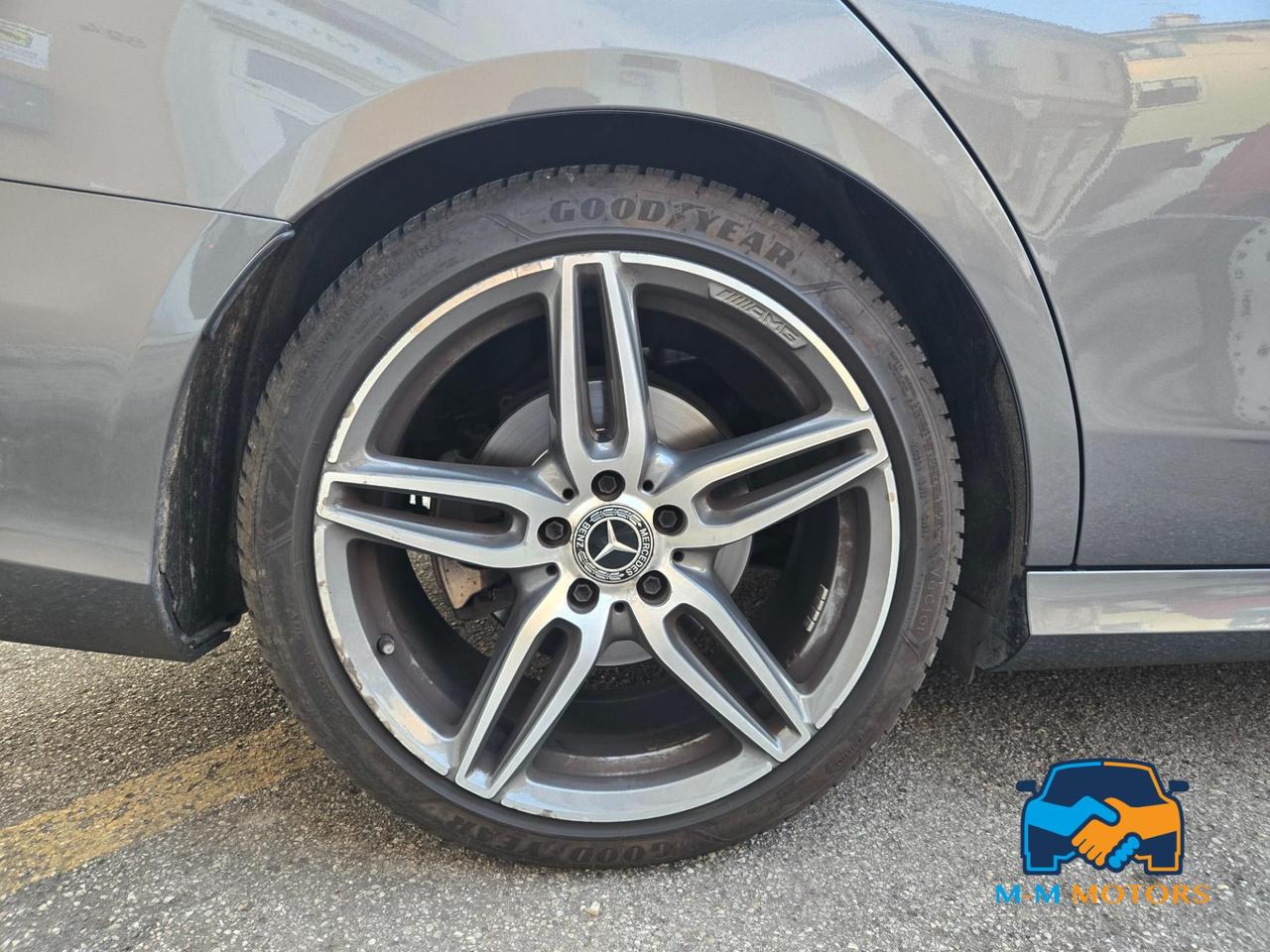 Mercedes E 220 Premium Plus