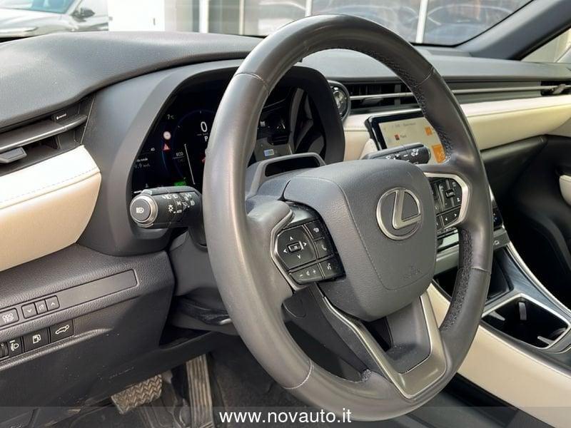 Lexus LBX LBX Hybrid Elegant