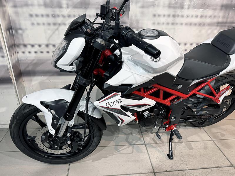 Benelli BN 125
