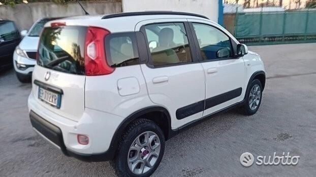 Fiat Panda 1.3 mjt-4X4-full-2013