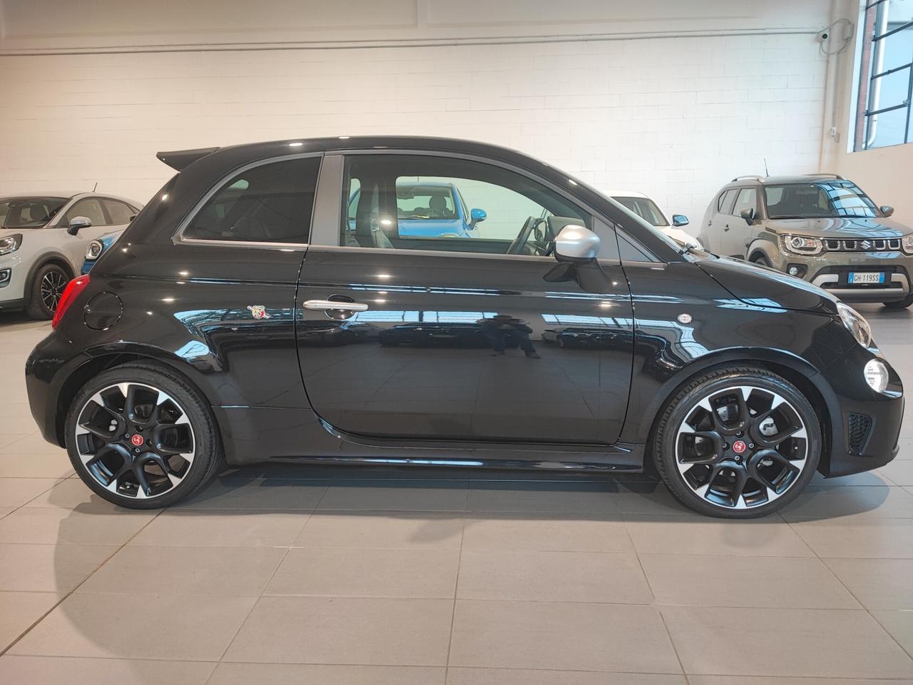 Abarth 595 1.4 T-Jet 165CV • Cerchi 17’’ • Scarico sportivo • Fari Bi-Xeno