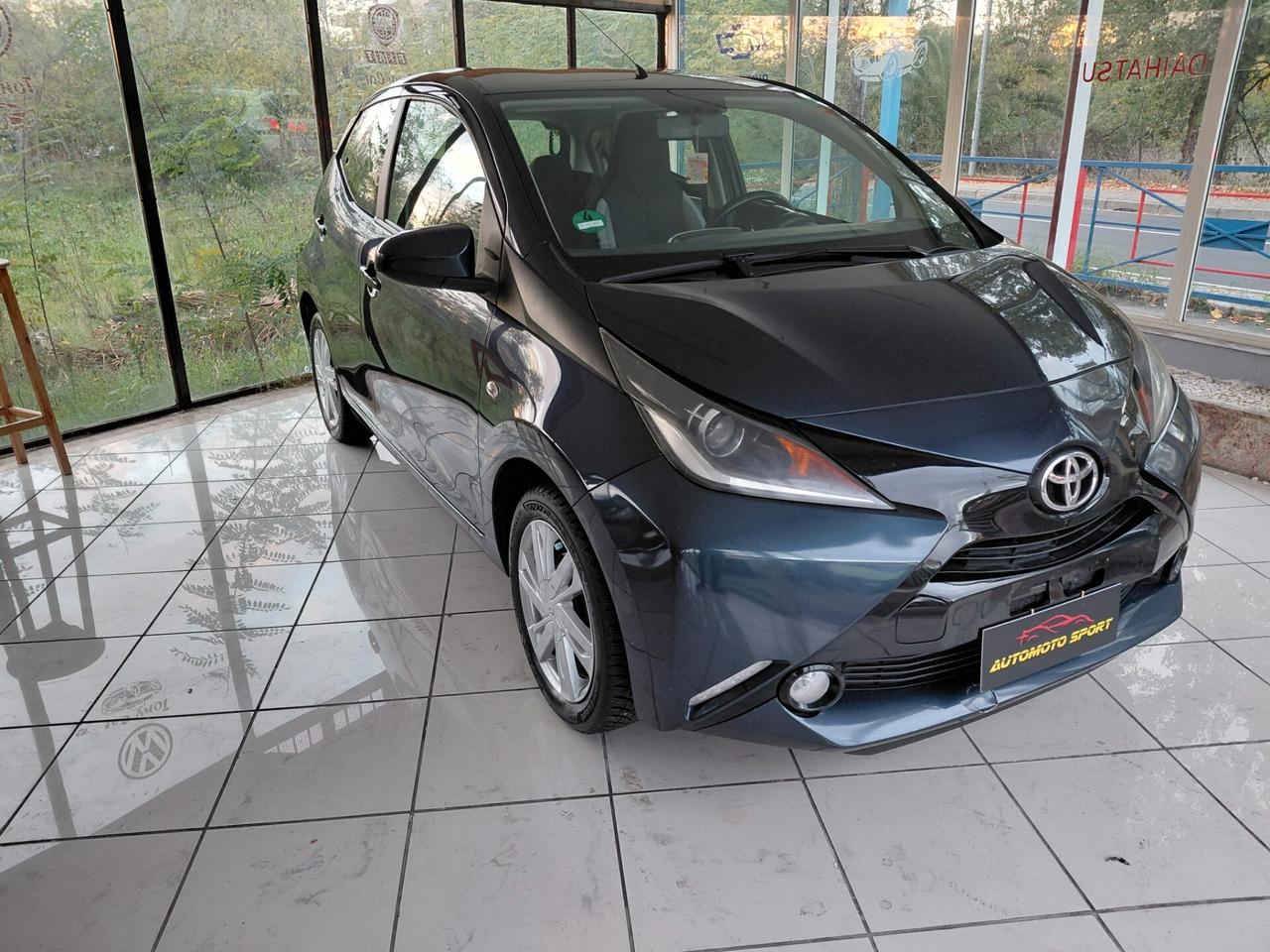 Toyota Aygo 1.0 VVT-i 69 CV 5 porte x-clusiv