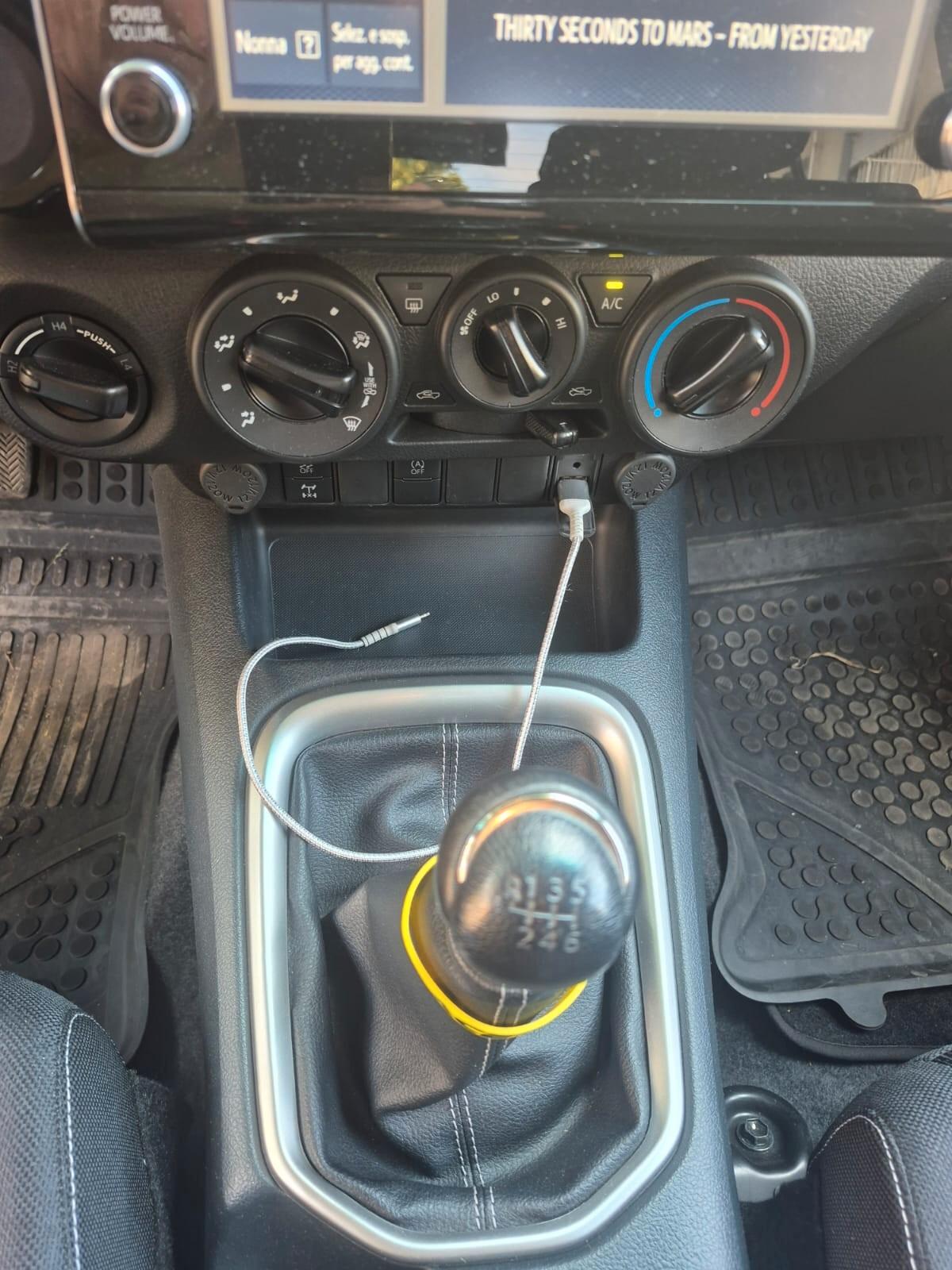 Toyota Hilux 2.4 D-4D 4WD 4 porte Double Cab Lounge