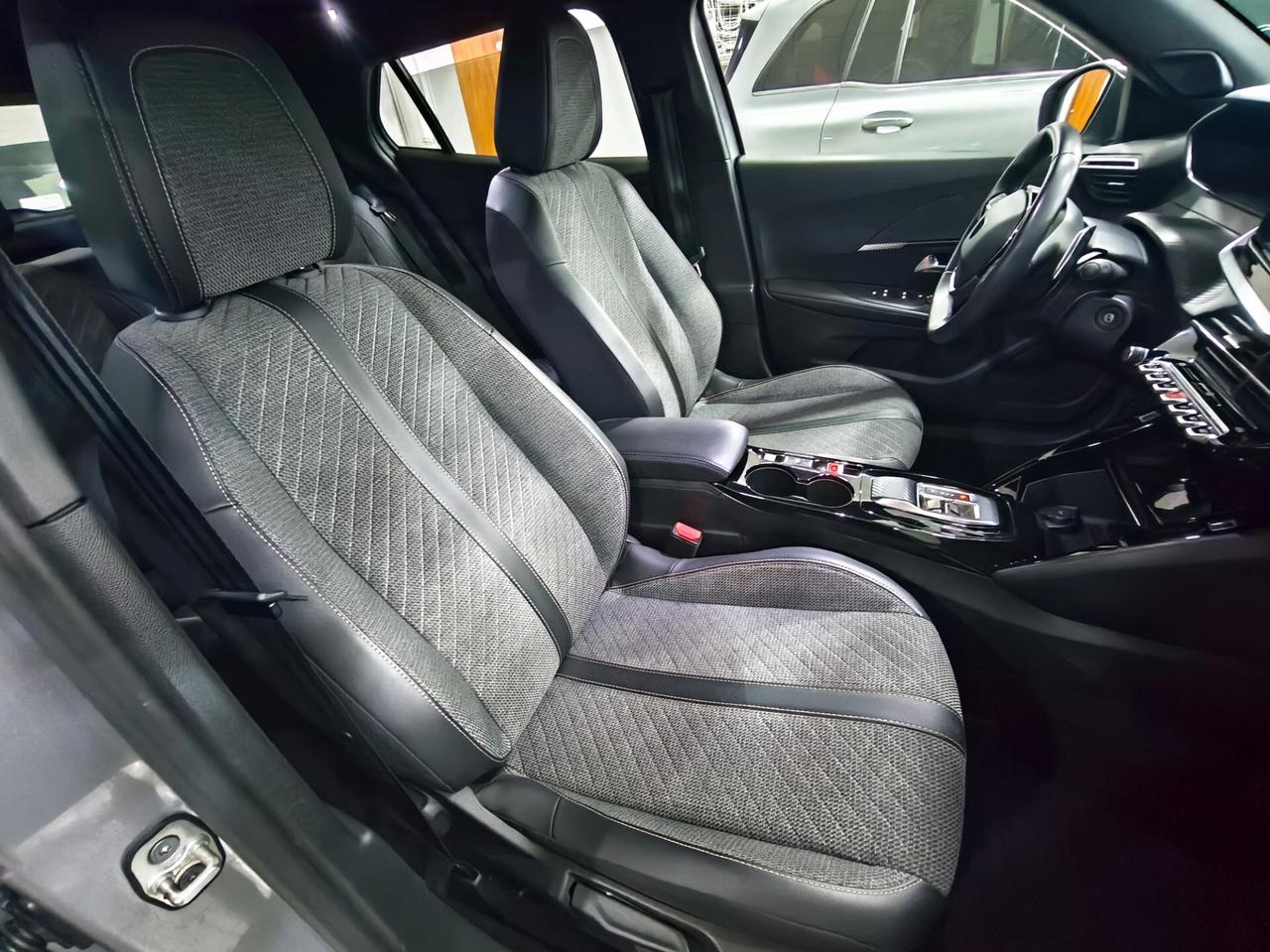 Peugeot 2008 BlueHDi 130 S&S EAT8 Allure