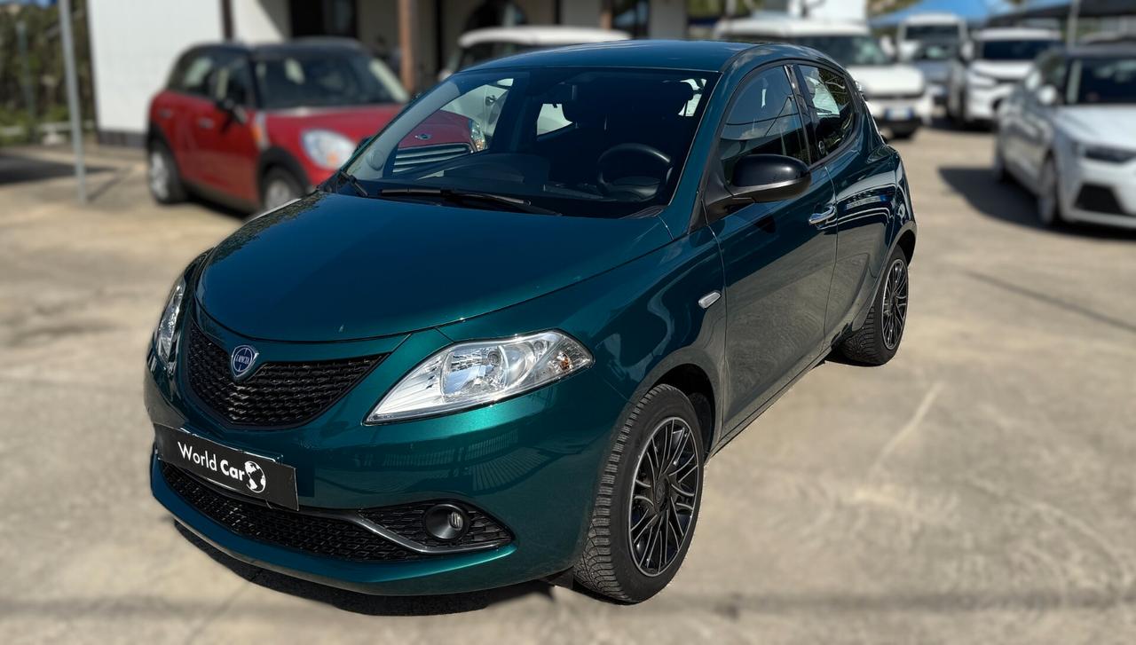 Lancia Ypsilon 1.0 FireFly 5 porte S&S Hybrid Ecochic Gold