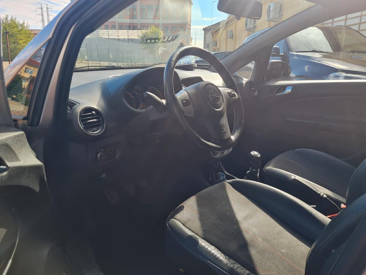 Opel Corsa 1.2 Benz/Gpl Anno 2012