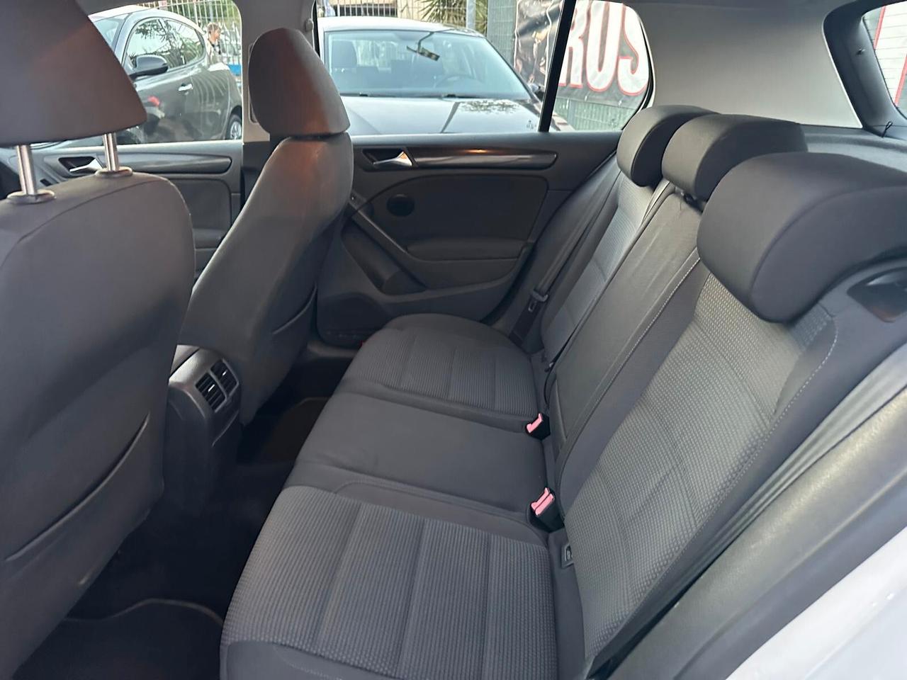 Volkswagen Golf 1.6 TDI DPF 5p. Highline-02/2010