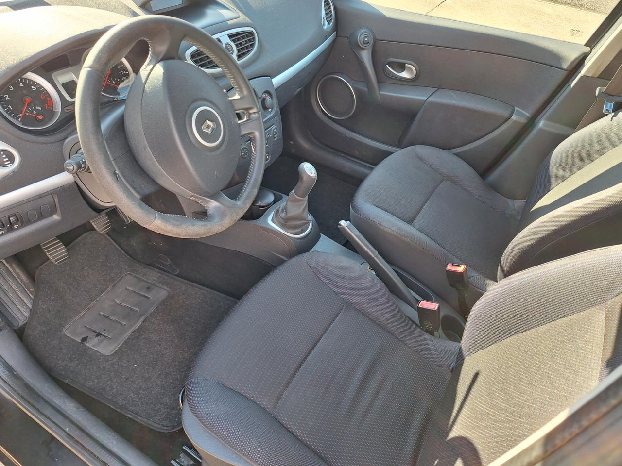 Renault Clio 1.2 16V 5 porte Dynamique