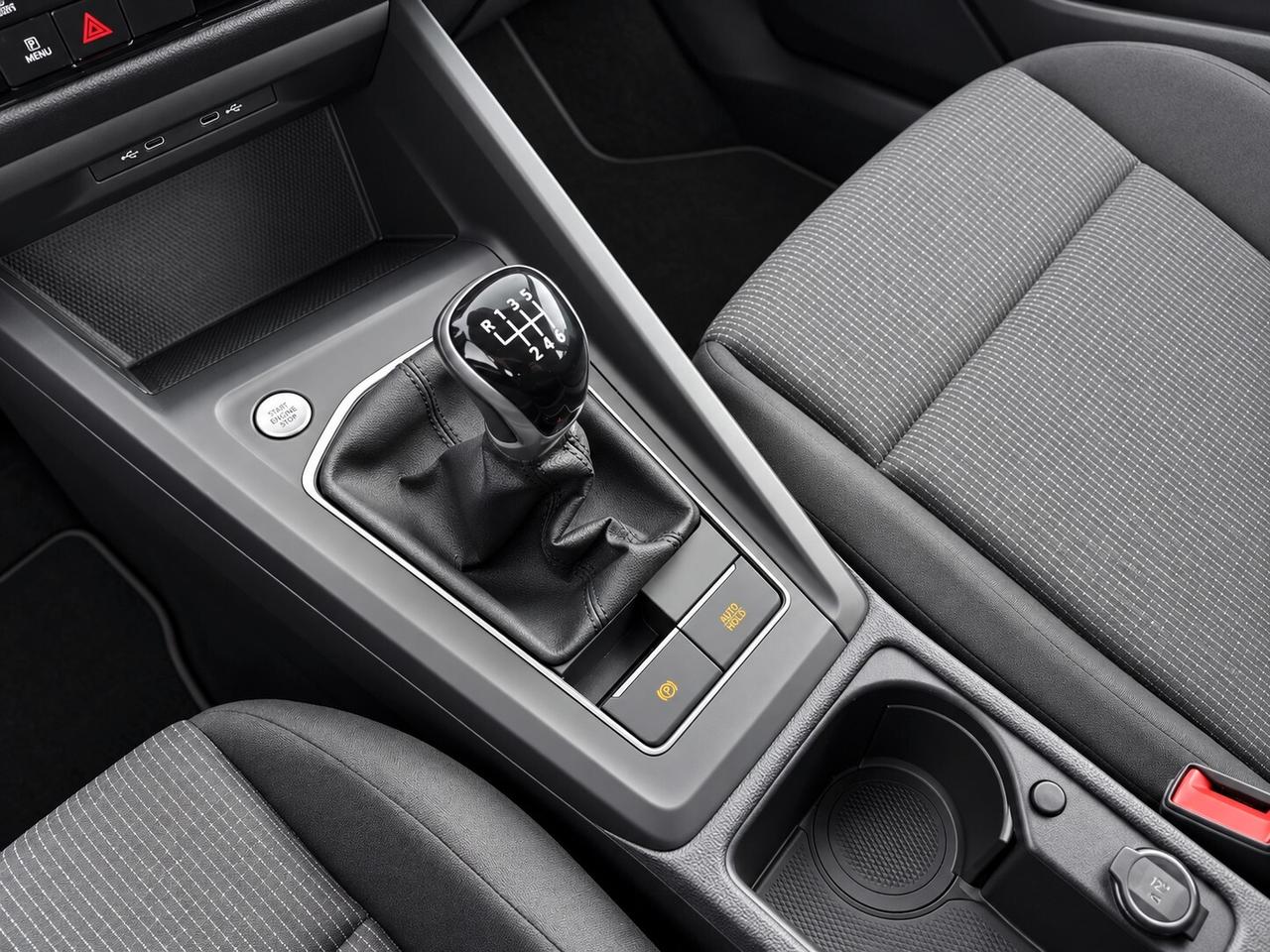 Volkswagen Golf VIII 1.0 TSI