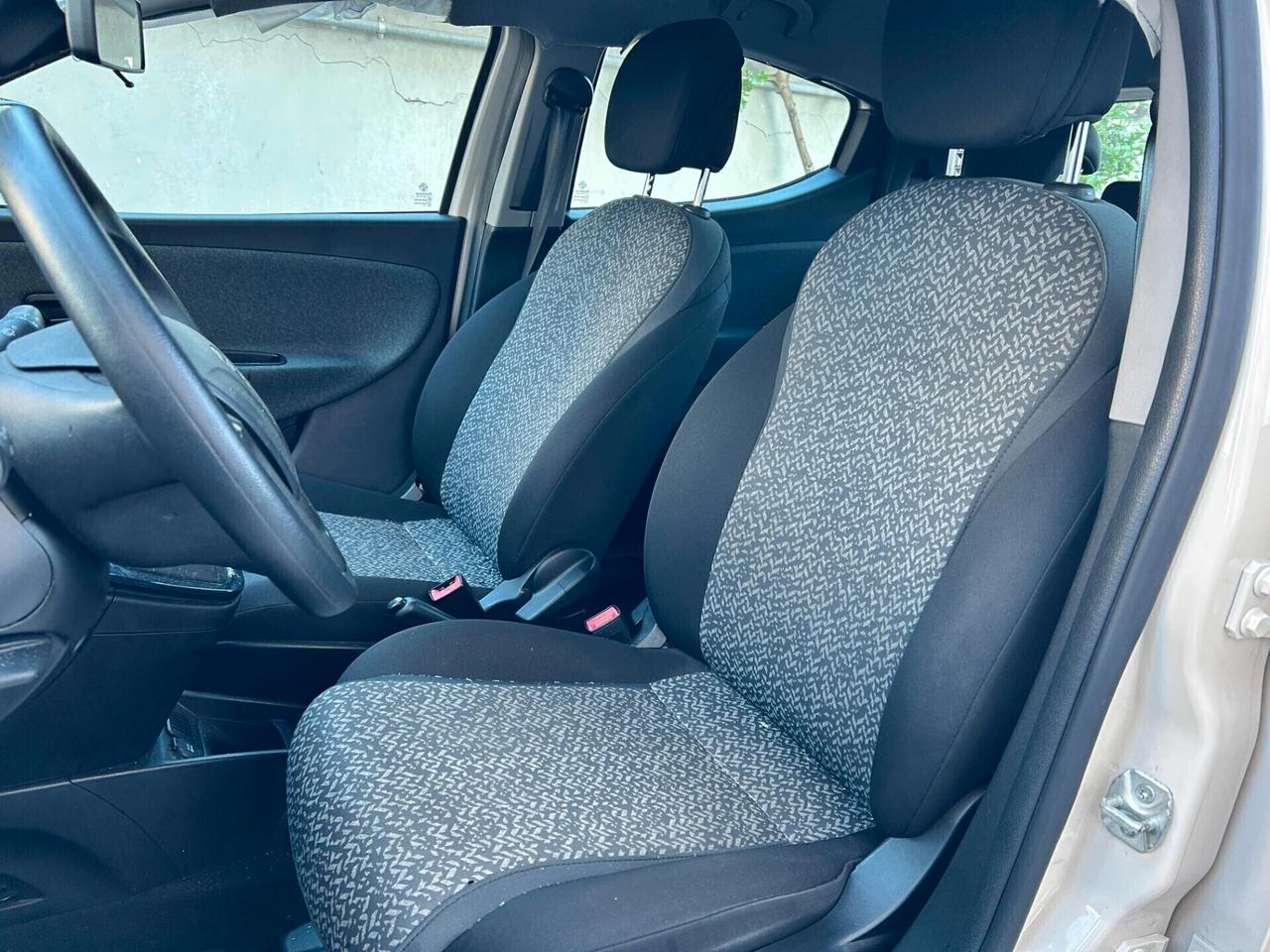 Lancia New Ypsilon 1.0 Hybrid - 2022 Incidentata