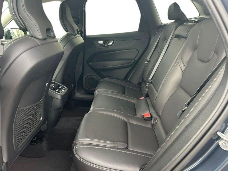 Volvo XC60 B4 197+14 CV AWD Mild Hybrid Diesel Automatico Ultimate Dark