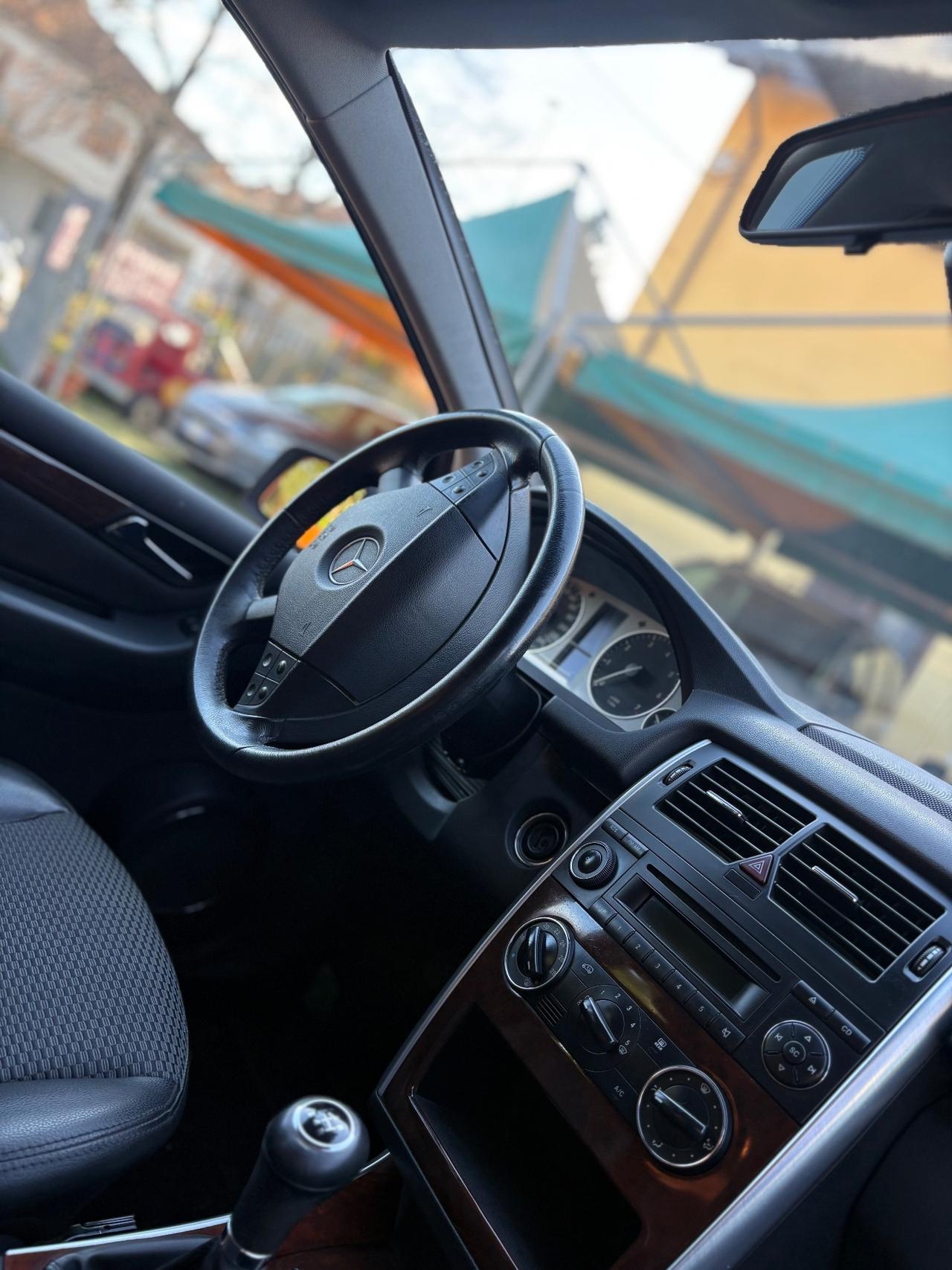 Mercedes-benz B 180 NGT BlueEFFICIENCY Premium