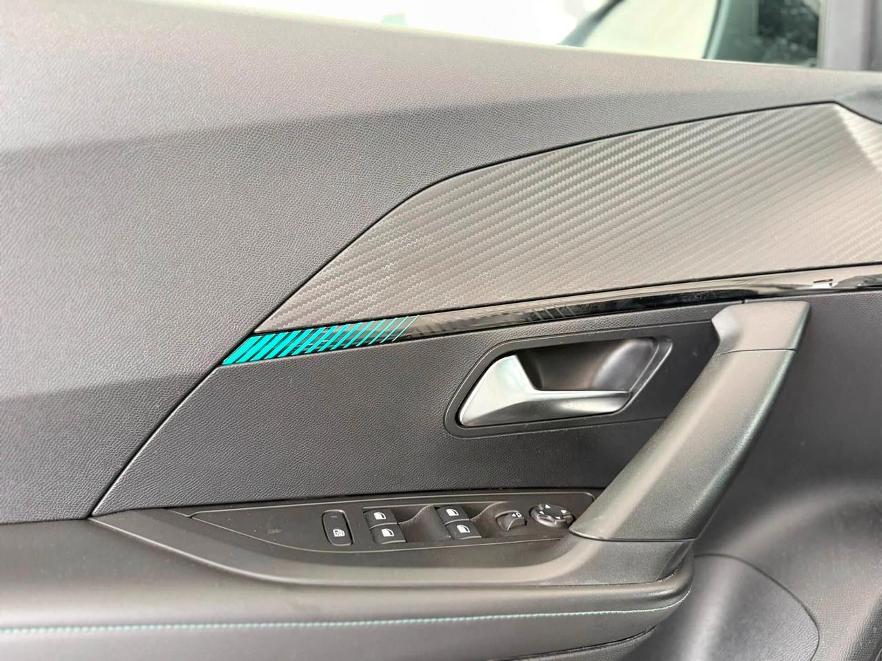 Peugeot 2008 BlueHDi 130 S&S EAT8 Allure Pack