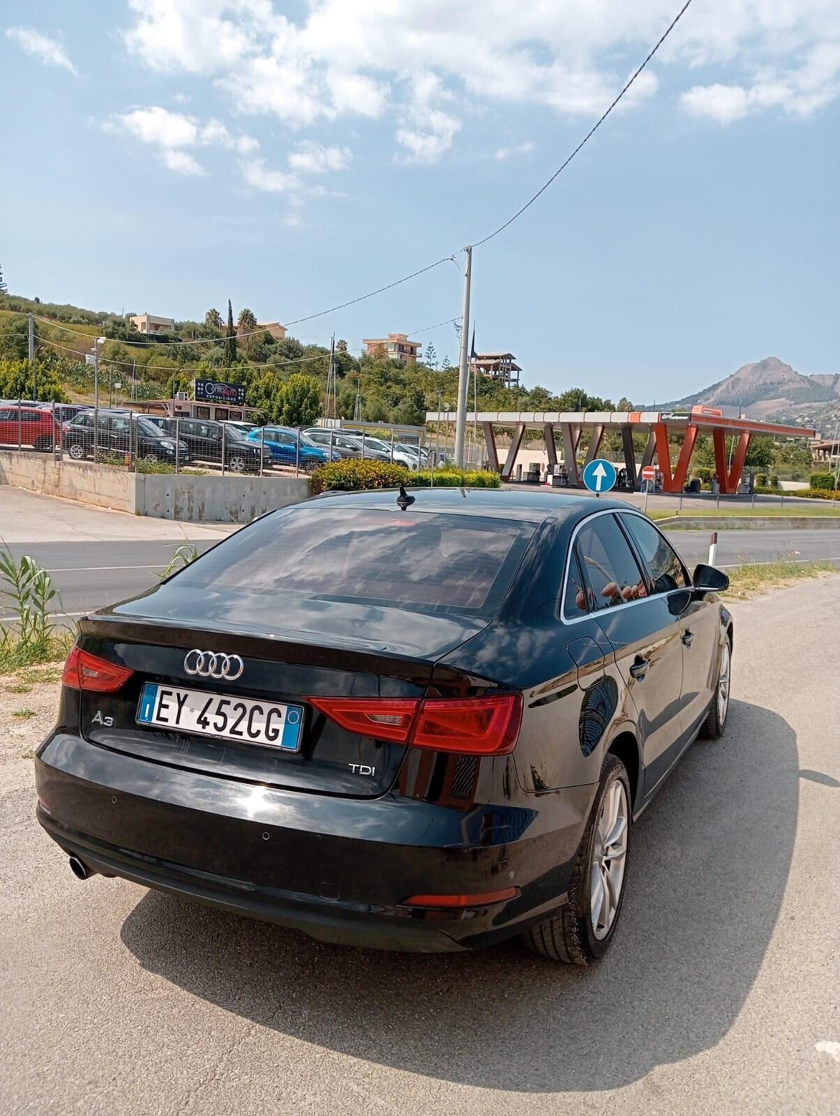 Audi A3 Sedan 1.6 TDI clean diesel quattro edition