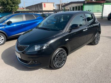 Lancia Ypsilon 1.0 FireFly 5 porte S&S Hybryd Gold