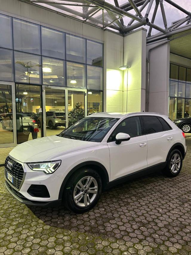 AUDI Q3 35 TDI S tronic Business