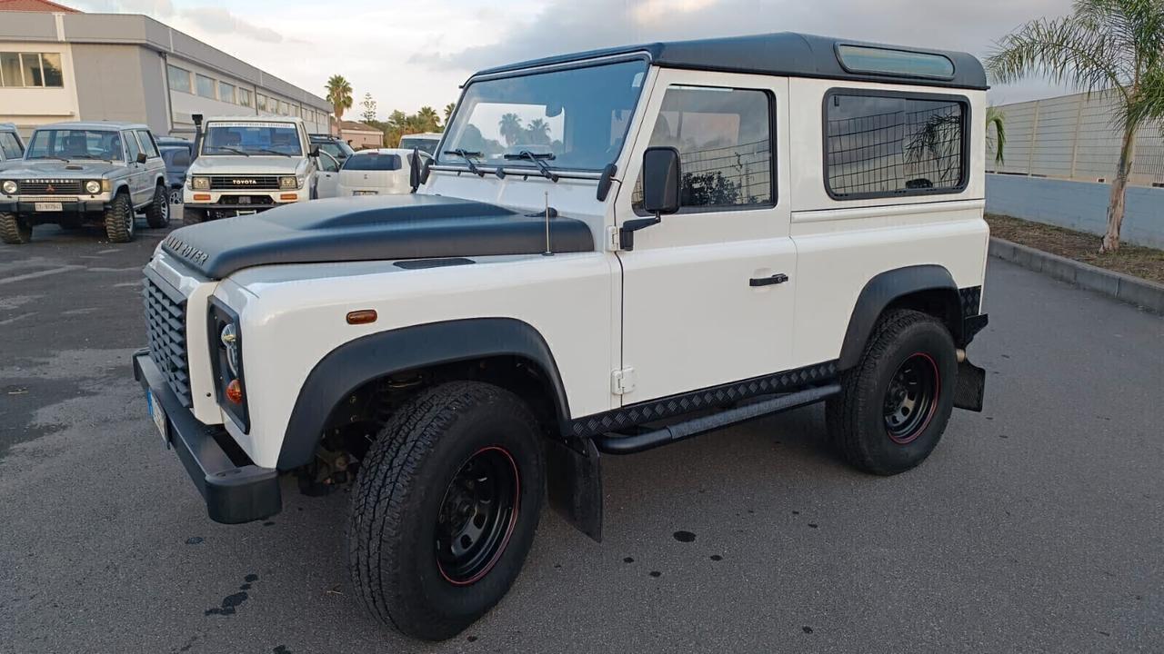 Land Rover Defender 90 2.2 TD4 Station Wagon N1