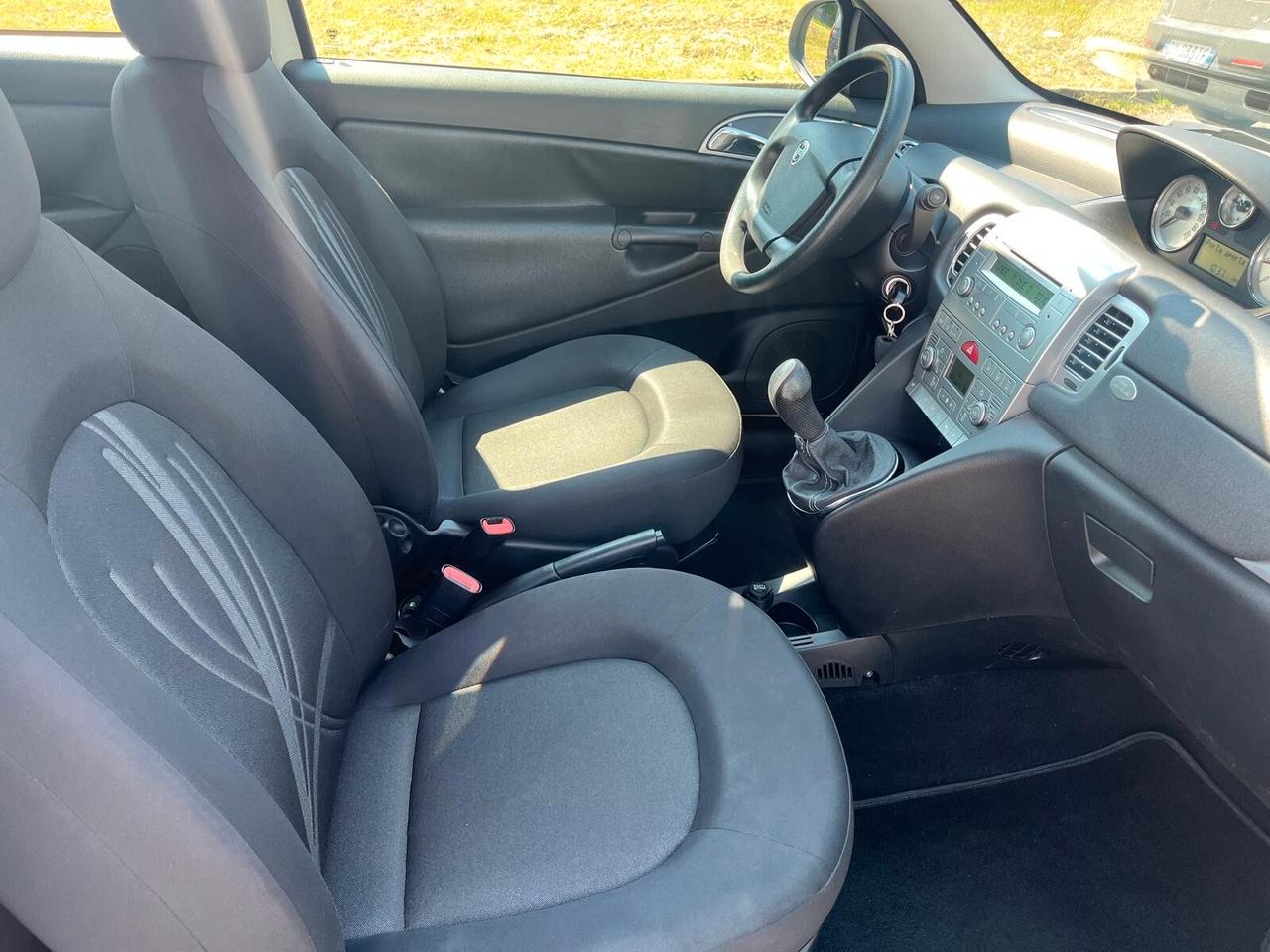 Lancia Ypsilon 1.3 MJT 75 CV Platinum