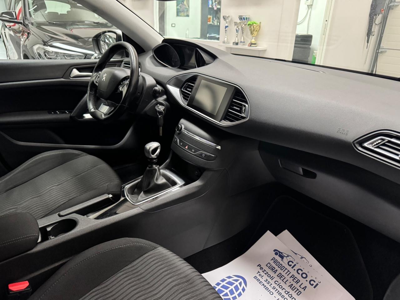 Peugeot 308 BlueHDi 120 S&S EAT6 SW Allure