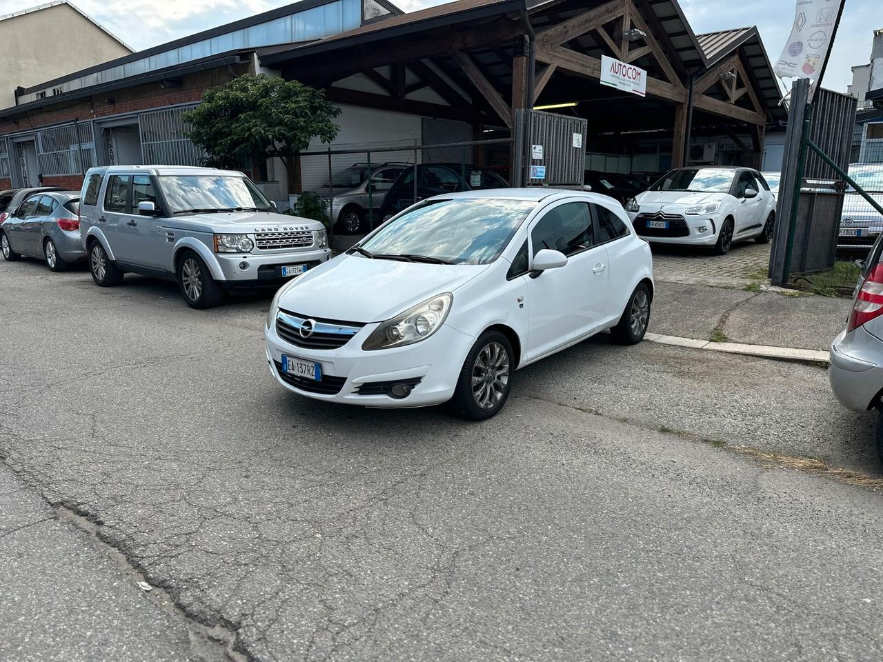 Opel Corsa 1.2 80CV 3 porte GPL-TECH Edition