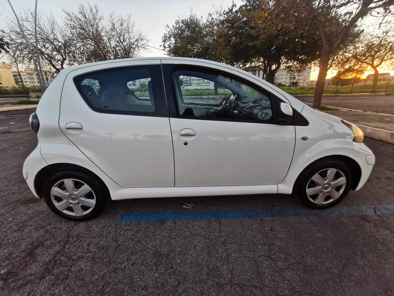 Toyota Aygo 1.0 12V VVT-i 5P. SOL MMT solo km109000