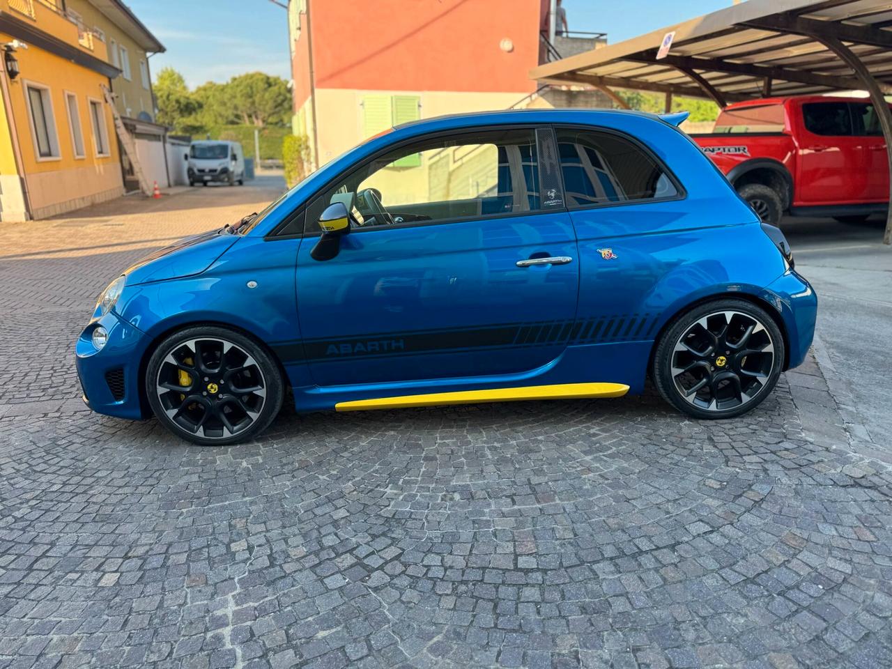 Abarth 500 C 1.4 Turbo T-Jet MTA Bicolore