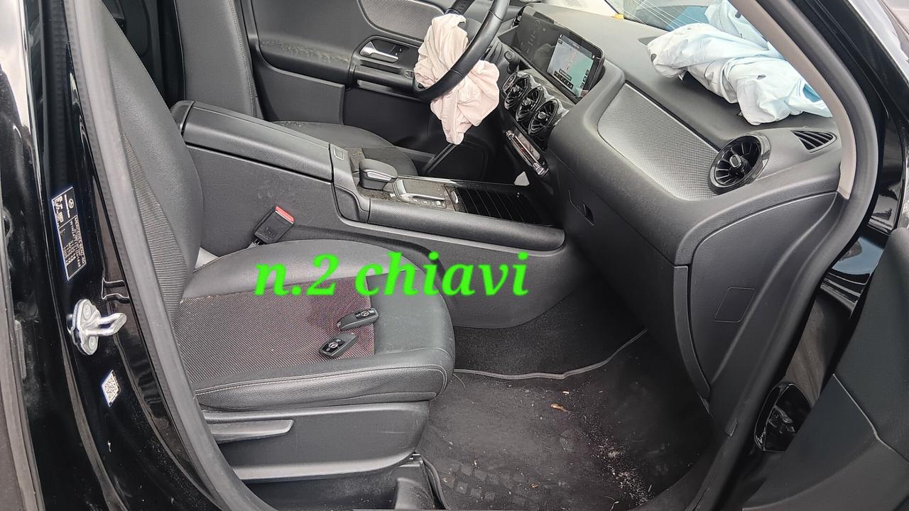Mercedes GLA 200 CDI INCIDENTATA SINISTRATA MONDIALCARS 021
