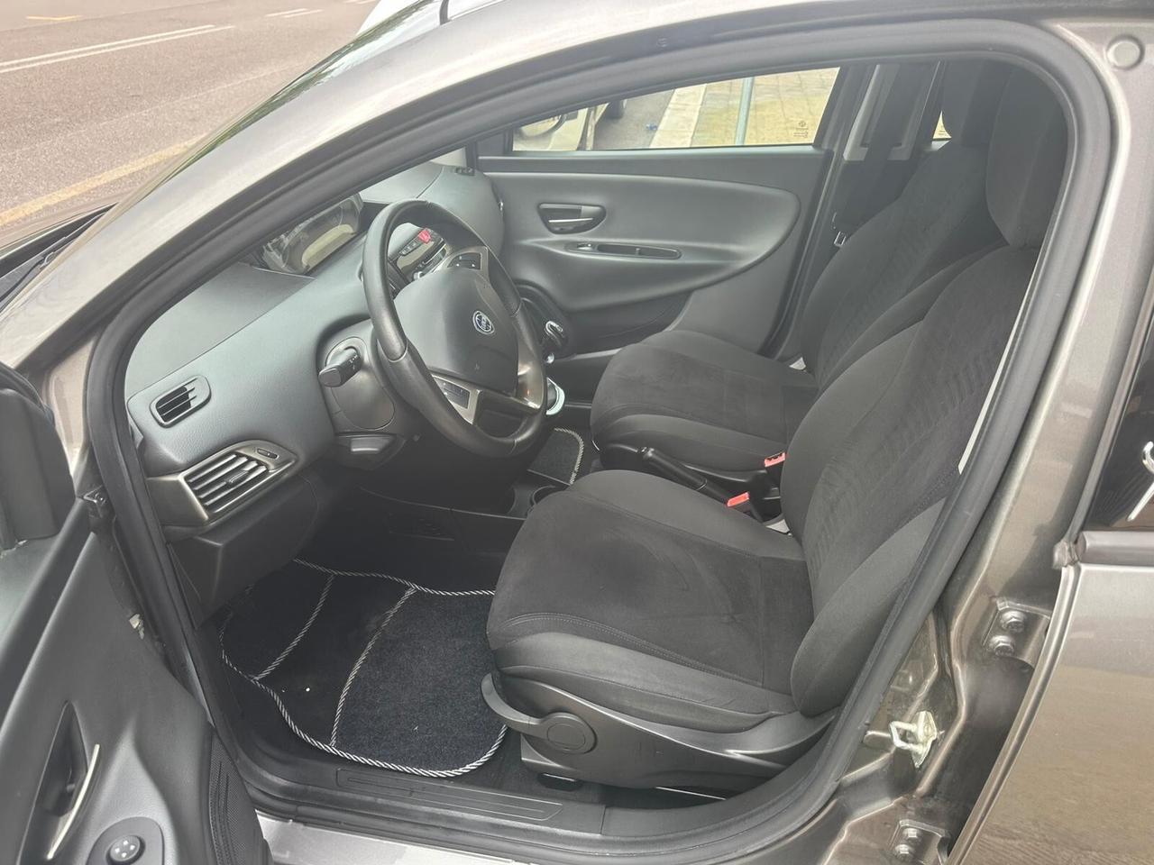 Lancia Ypsilon 1.2 69 CV 5 porte Elle